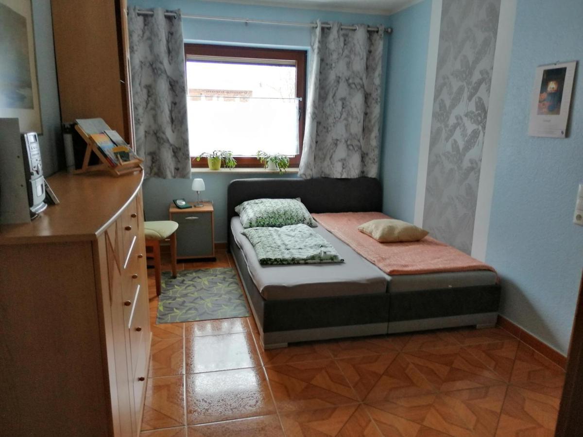 Ferienwohnung Ruhe und Bequemlichkeit Frauendorf  Exterior foto